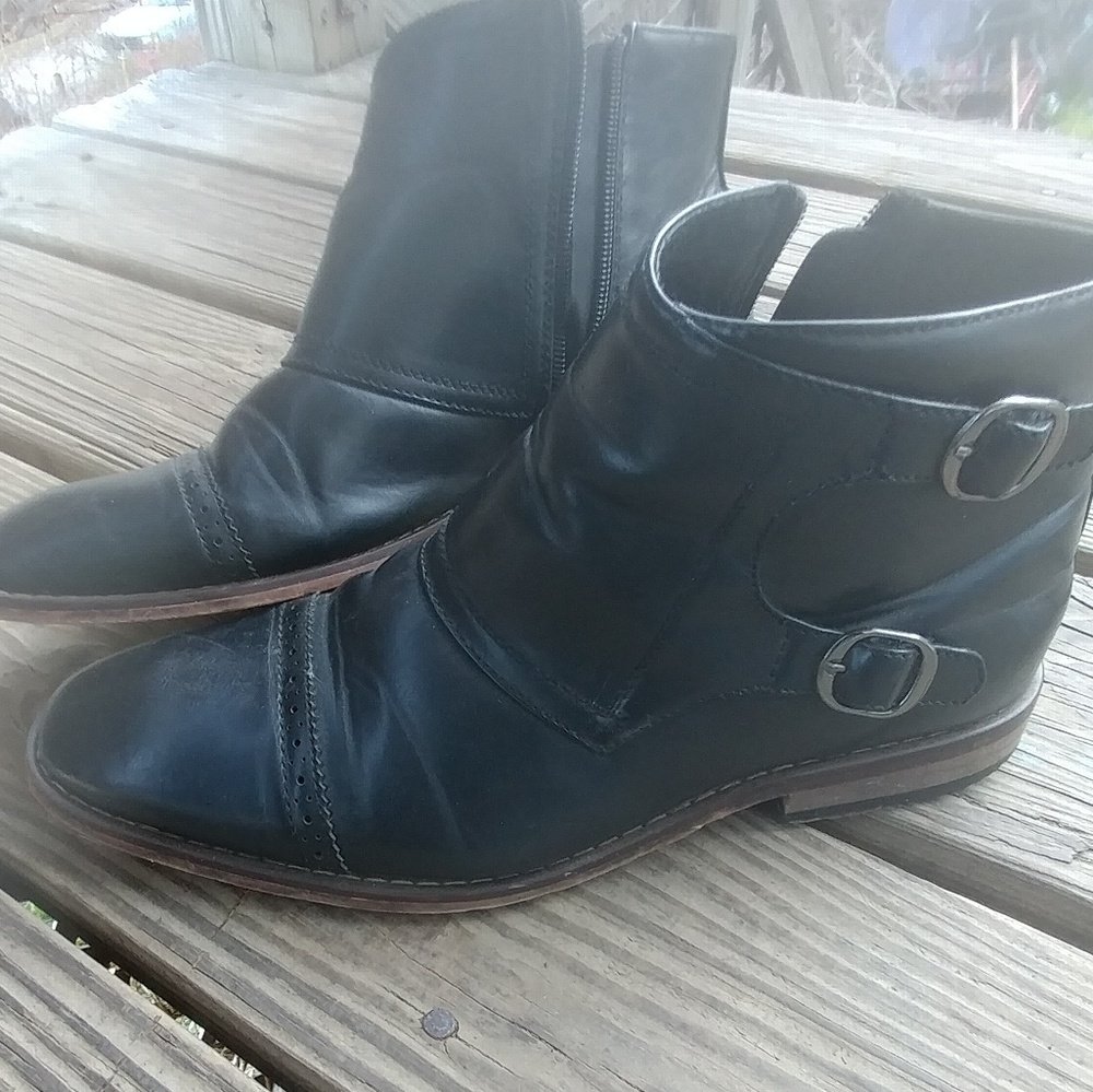 Men's sharp dress shoes